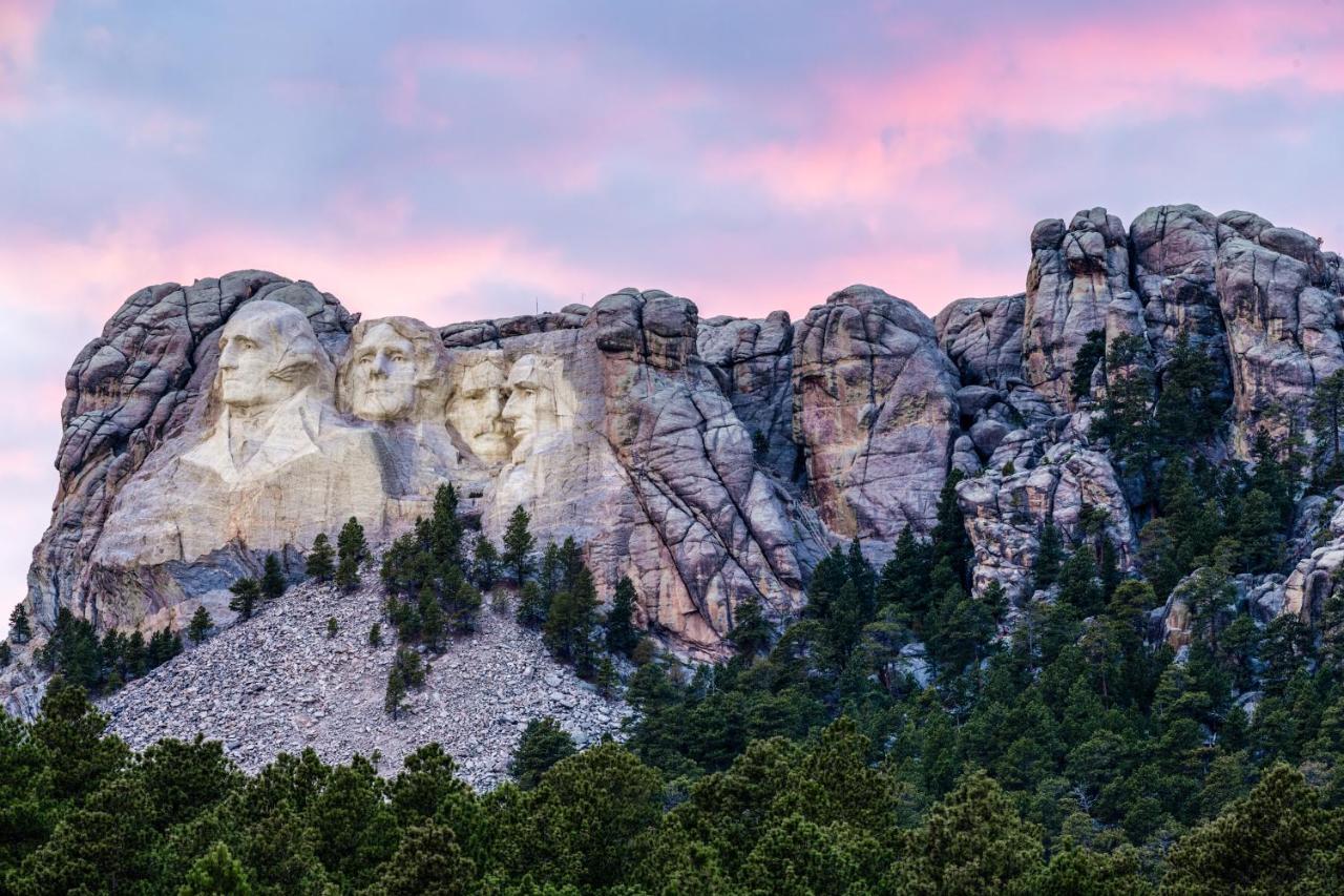 Comfort Inn & Suites Mt Rushmore Keystone Exterior photo